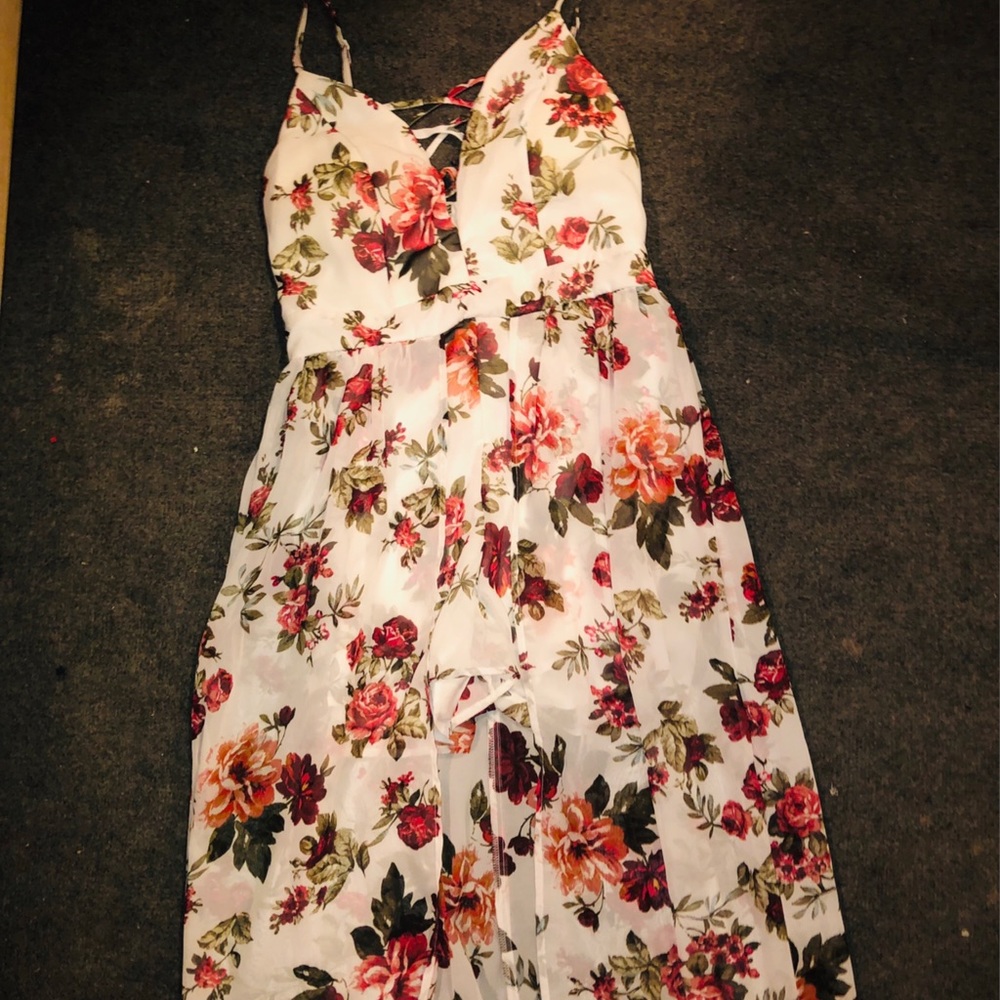 Florals Rompers 💐💐💐 - Picture 2 of 2